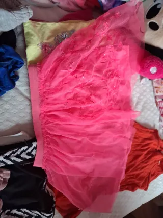 Pantalones vaqueros y rojos