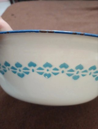 Bacinella vintage decorata con rose