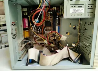 IBM PC 300 Micro Tower Ordenador Beige