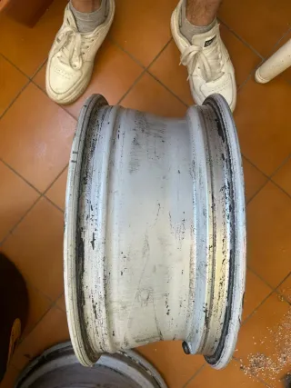 4 Llantas de un renault Clio originales