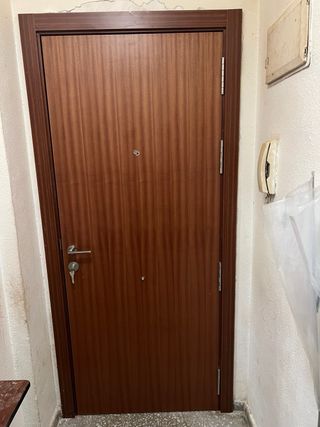 Montador de puertas de paso