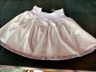Vestido niña floral con crochet