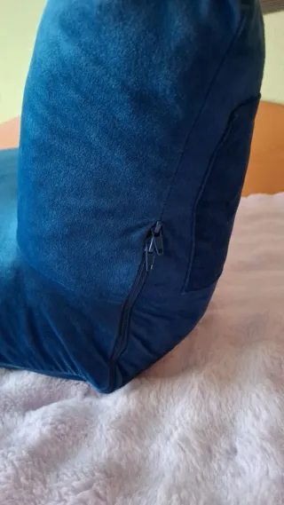 Almohada de lectura azul con reposabrazos