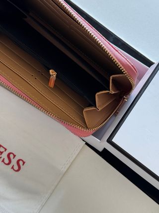 Cartera Guess Rosa Monograma