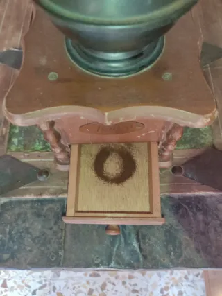 Antiguo Molinillo de Café Manual