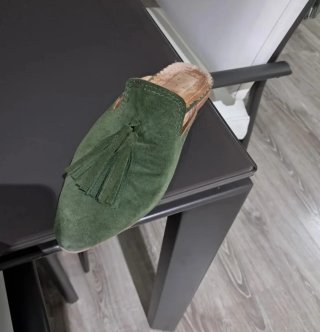 Zapatos verdes con flecos