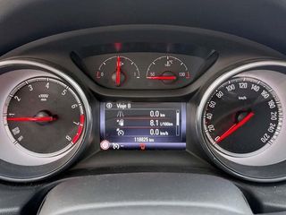 Opel Insignia  GS 1.5 Turbo XFL ecoTEC Selective 103 kW (140 CV)