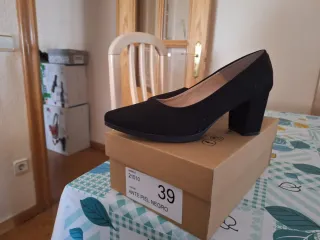 Zapato de salón negro