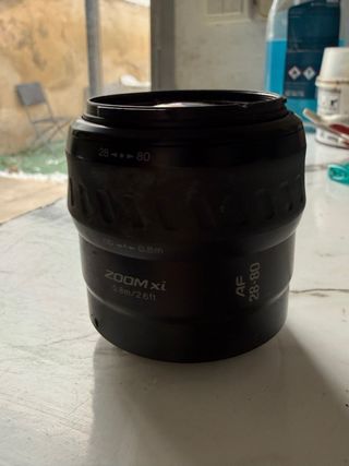 Objetivo Minolta Zoom Xi 28-80mm