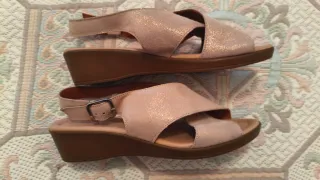 Sandalias Traveris Beige y Dorado