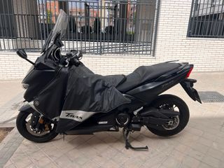 Yamaha TMAX 530 DX Negra