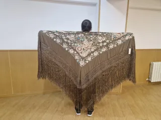 Mantón Manila Seda Marrón Flores