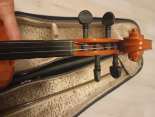 Violín Josef Jan 4/4 con Arco y Estuche