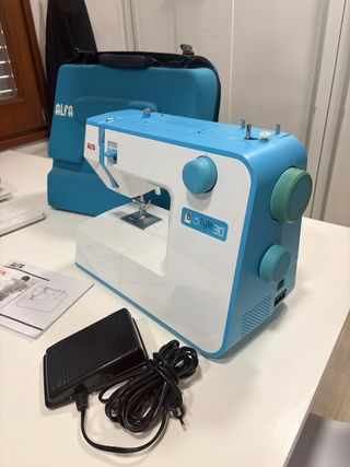 Máquina de coser Alfa Style 30 + Accesorios