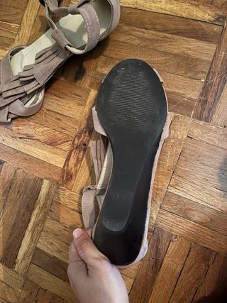 Sandalias Beige Cuña Flecos