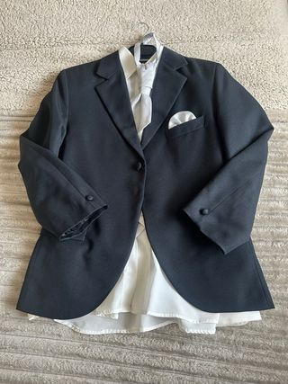 Trajes de niño talla 10 y 12.