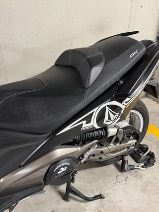 Kymco AK 550 Maxi Scooter Negra
