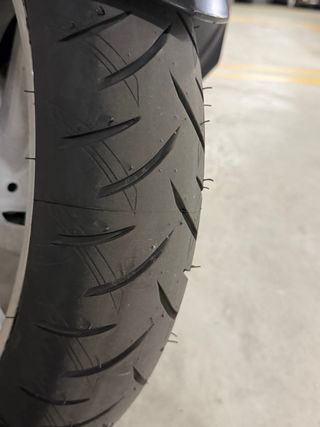 Kymco AK 550 Maxi Scooter Negra