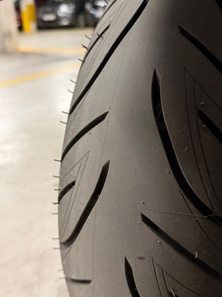 Kymco AK 550 Maxi Scooter Negra