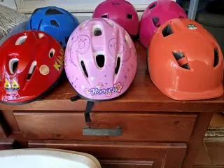 Cascos de bicicleta infantiles y adultos