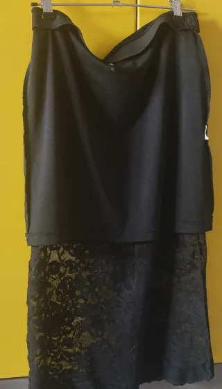 Falda larga encaje Stradivarius negra