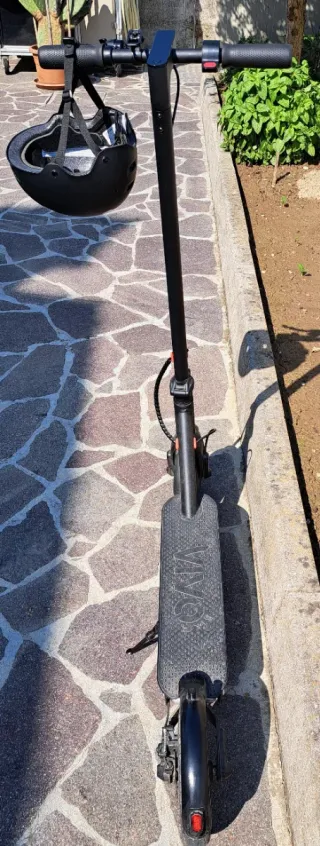 Monopattino elettrico + caschetto