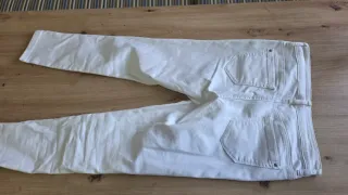 Pantalón pitillo blanco