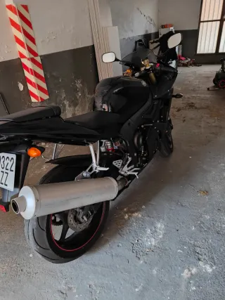 Yamaha R6 2005 Negra