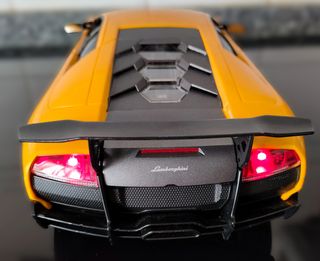Lamborghini Murciélago RC 1:14 con Mando