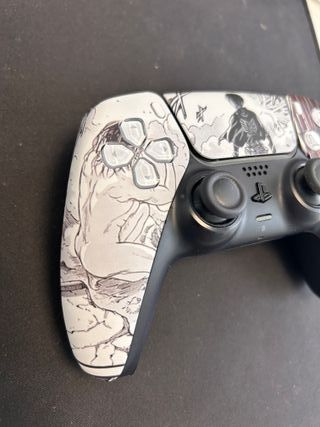 Mando PS5 Attack on Titans con joysticks magnético