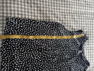 Camiseta sin mangas lunares