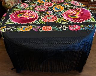 Manton de Manila bordado floral