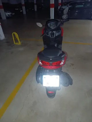 Yamaha NMAX 125 Roja y Negra