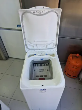 Lavadora Carga Superior AEG 7kg