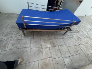 Cama articulada metálica