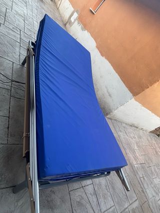 Cama articulada metálica