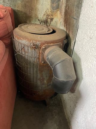 Estufa de leña antigua.