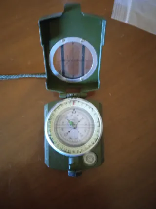 Bussola militare verde