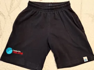 Uniforme Fundación Trilema