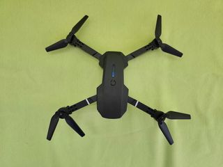 Dron plegable E88 NOVA con cámara — Nuevo