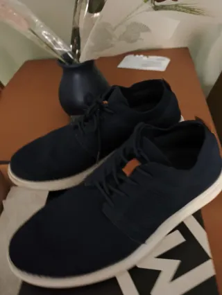 Zapatillas negras con cordones