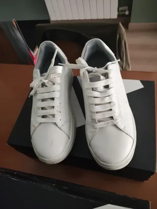 Zapatillas negras con cordones