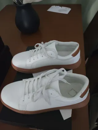 Zapatillas negras con cordones