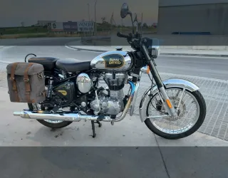 Royal Enfield Classic 500 Verde y Cromada