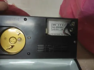 Radio Reloj Delfonic Negra y Dorada