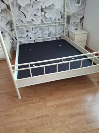 Cama con dosel y base 150