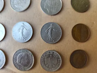 Lote de monedas variadas