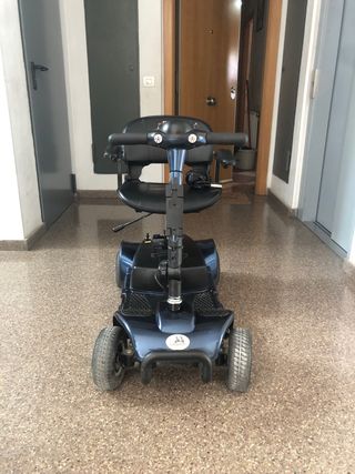 Silla eléctrica azul