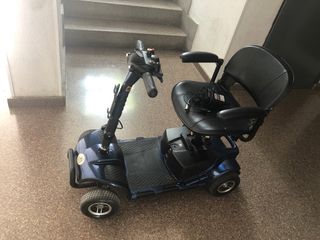 Silla eléctrica azul