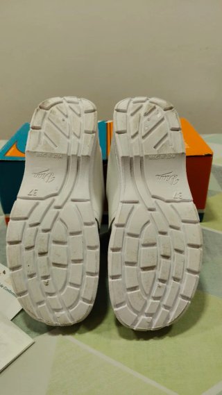 Calzado de trabajo unisex blanco picado